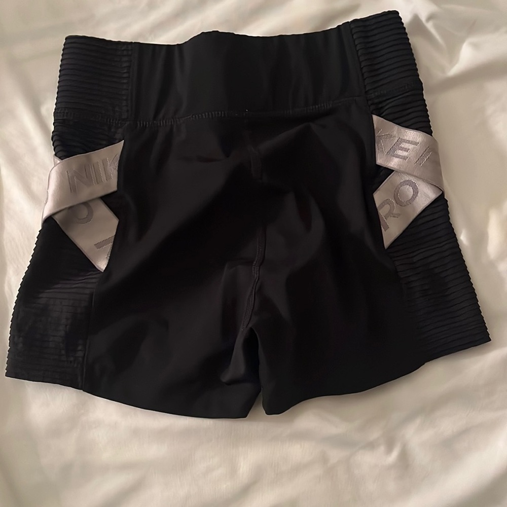 Nike pro shorts size s